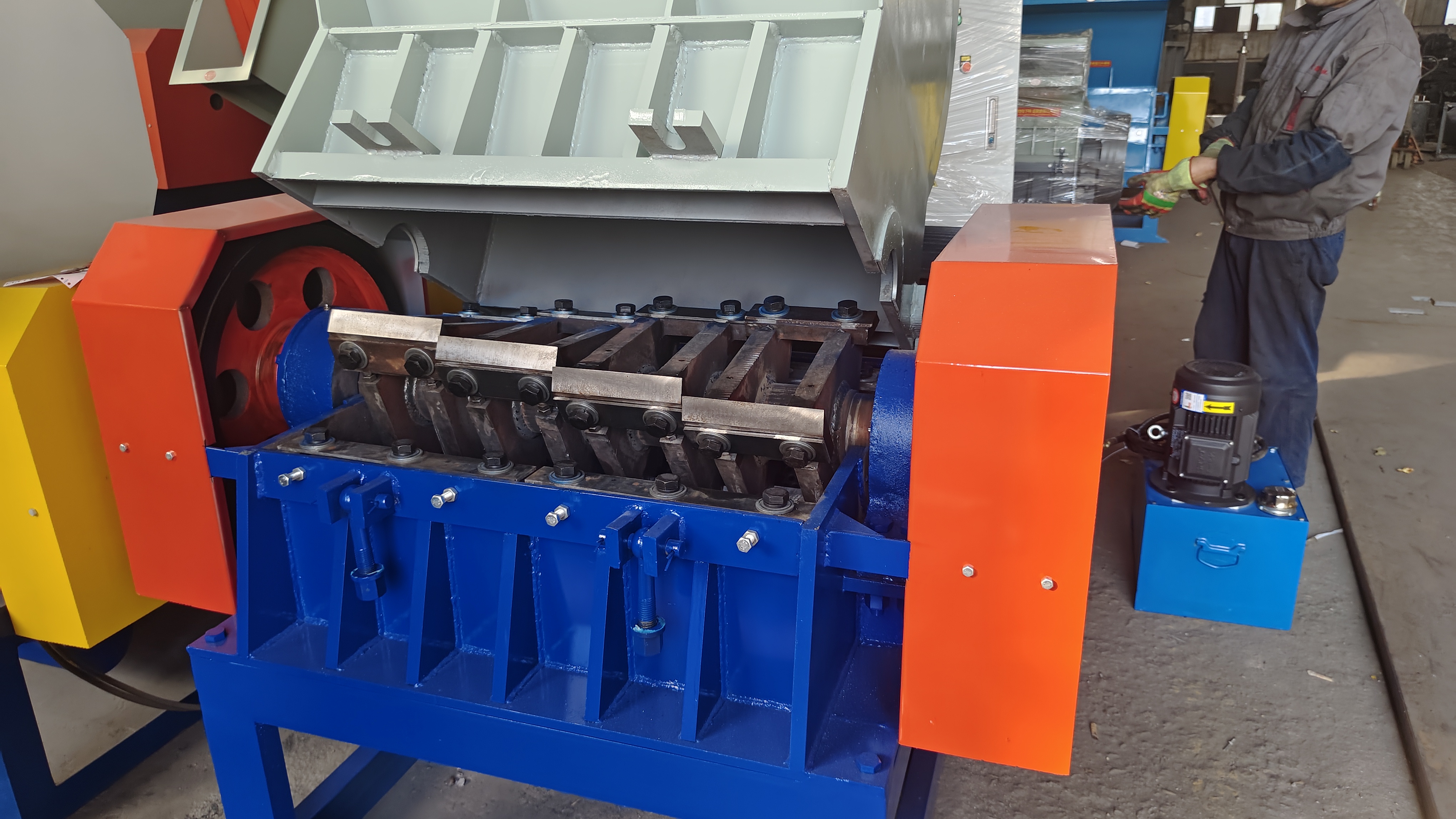 Unveiling how heavy-duty crushers achieve a balance between efficiency and durability.